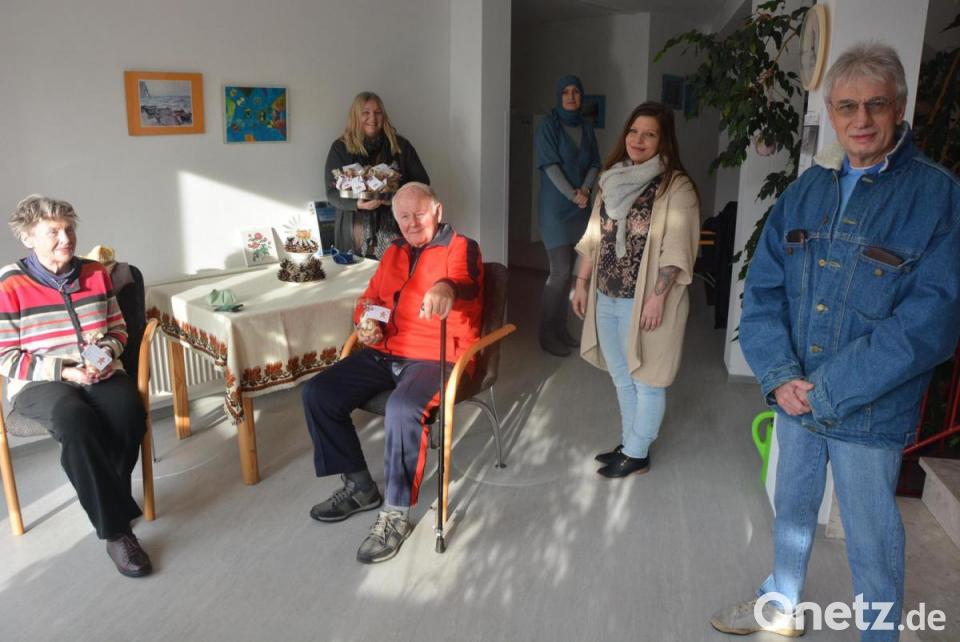 AWO bereitet Senioren in Mitterteich eine süße Überraschung